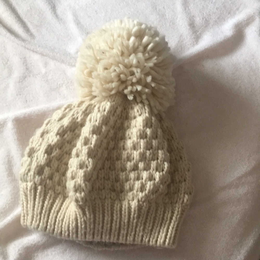 Urban Outfitters oversized beanie with big Pom.